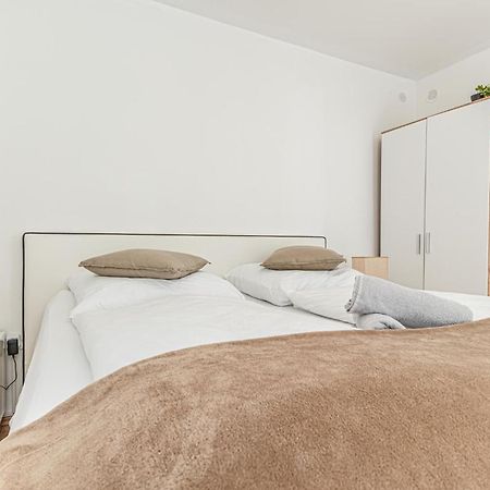 City Vibes: 1Br Apt, 10 Min To Westbahnhof Viena Exterior foto