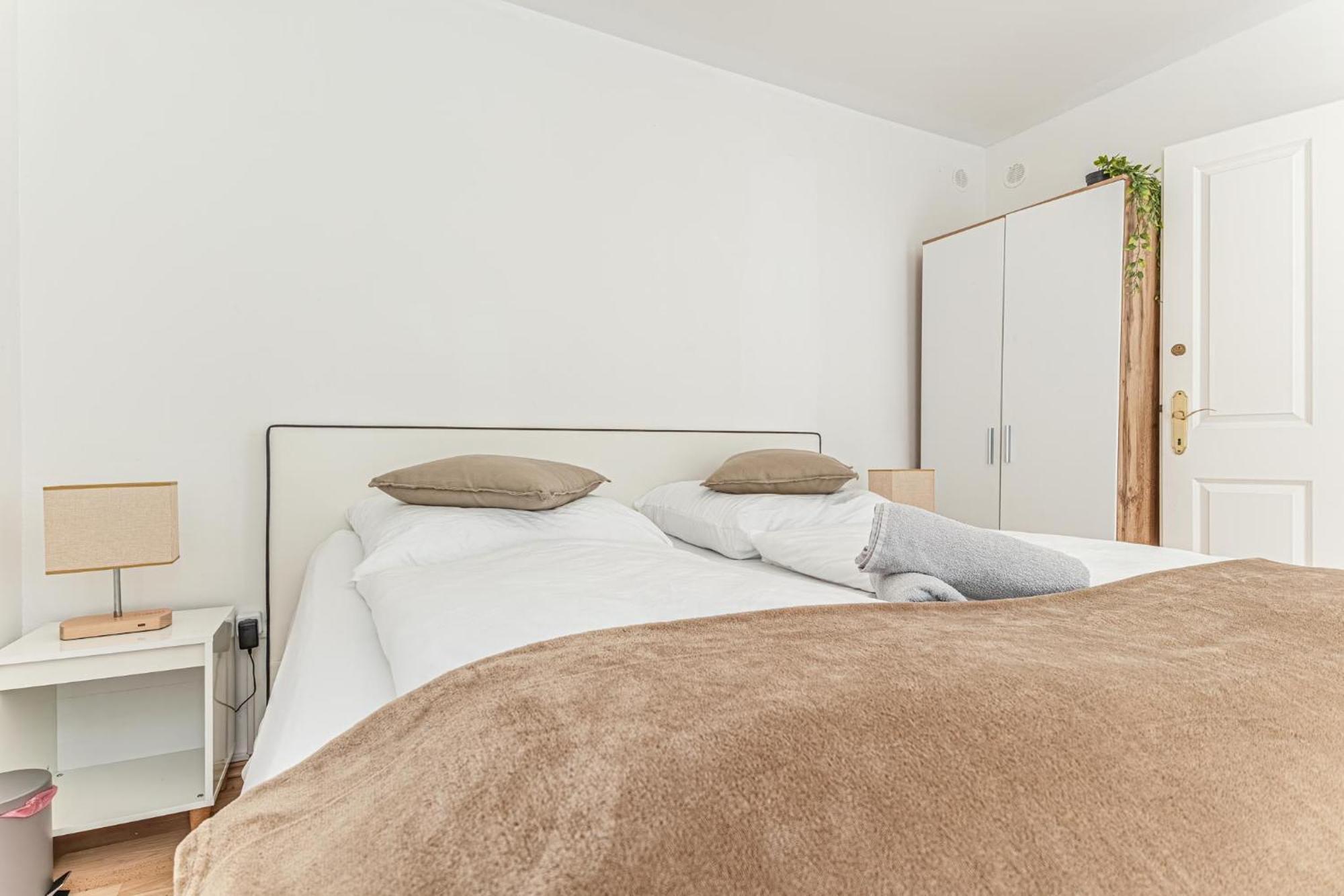 City Vibes: 1Br Apt, 10 Min To Westbahnhof Viena Exterior foto