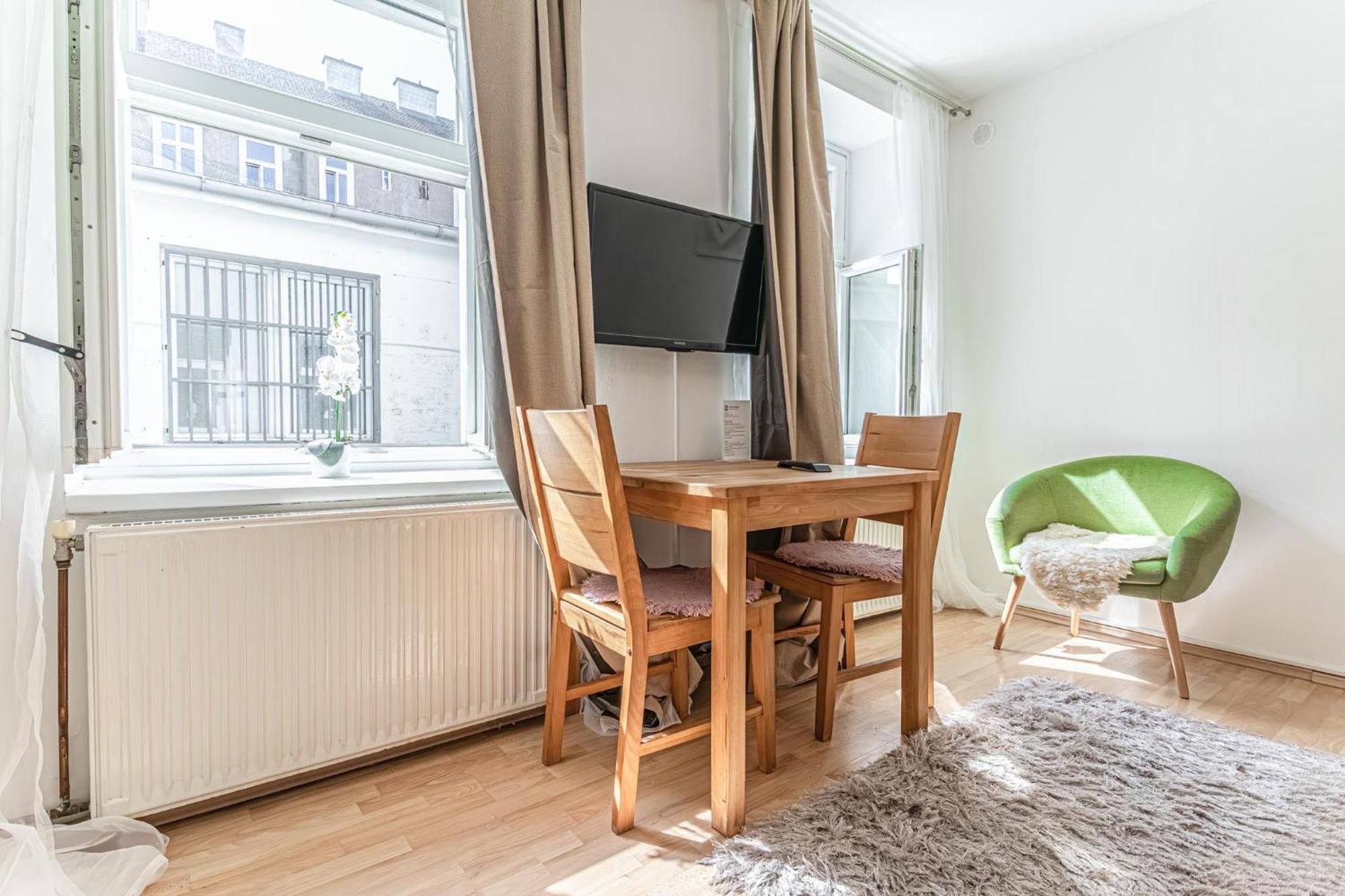 City Vibes: 1Br Apt, 10 Min To Westbahnhof Viena Exterior foto